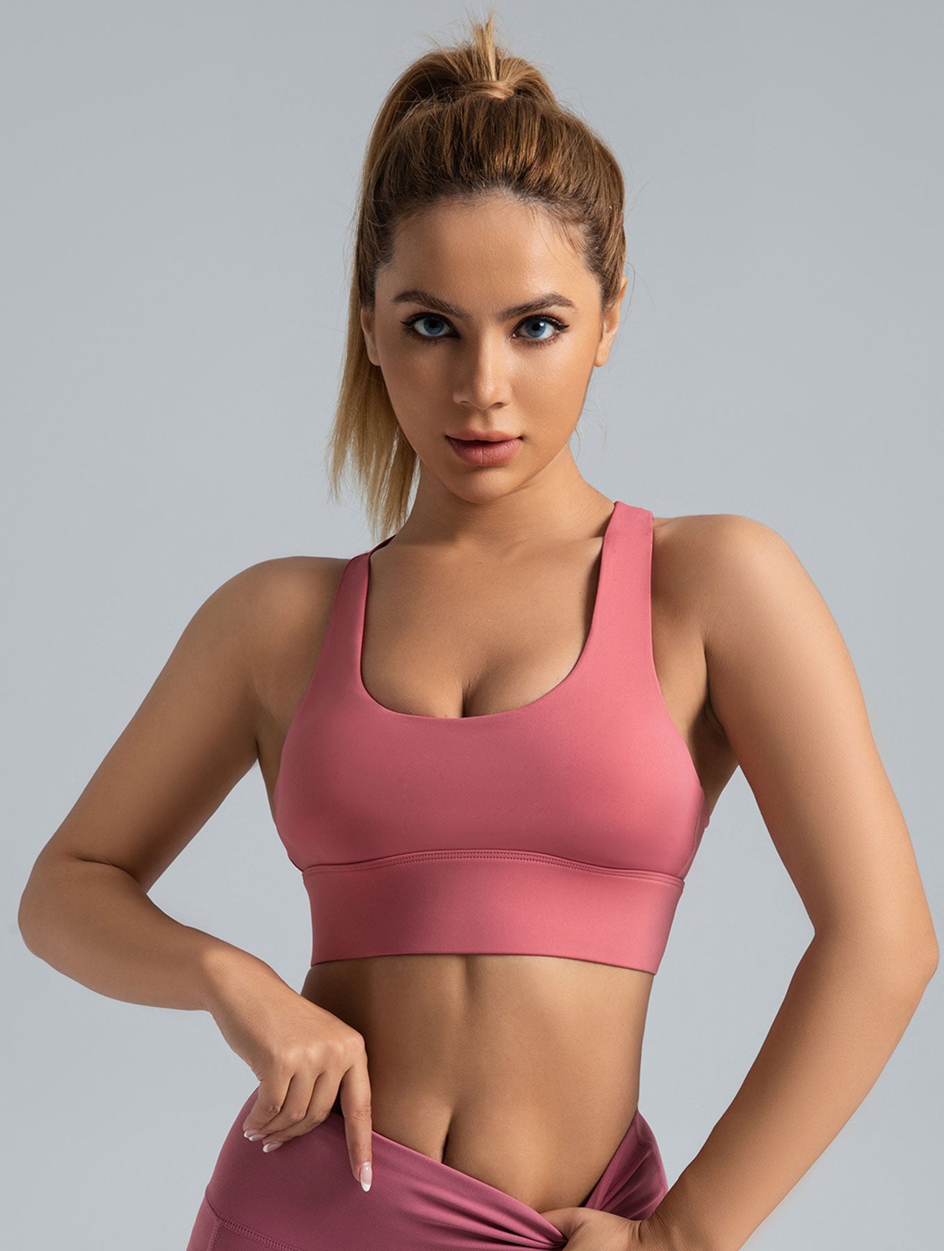 High-Impact Sports Bra for Women | Adjustable Hook-and-Eye Closure & Crisscross Back